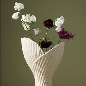 Anthropologie Hina Ikebana Earthenware Clay Vase NEW